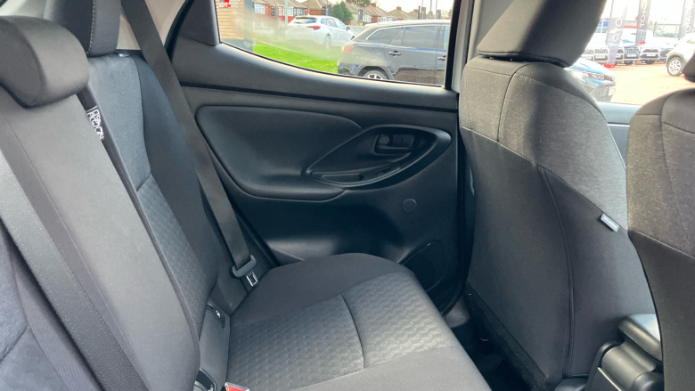 Toyota Yaris 1.5 Hybrid Design 5dr CVT Hybrid Hatchback